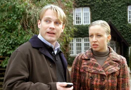 Zwischen Felice (Nina Proll) und ihrem Anwalt Kurt (Pierre Besson) "funkt" es.