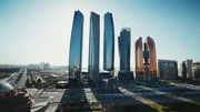Etihad Towers in Abu Dhabi  Die Verwendung des sendungsbezogenen Materials ist nur mit dem Hinweis und Verlinkung auf RTL+ gestattet.