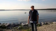 Moderator Axel Bulthaupt war f&uuml;r seine Sendereihe &sbquo;Sagenhaft&lsquo; an vielen Seen unterwegs und traf dort Menschen, die am oder auf dem Wasser ihr Gl&uuml;ck gefunden haben.