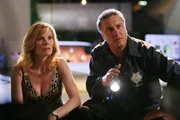 Catherine Willows (Marg Helgenberger) und Gil Grissom (William Petersen) suchen nach dem M&ouml;rder von Robert O'Brien, einem Gesch&auml;ftspartner von Catherines Vater Sam Brown.