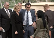 L-R: Jay Pritchett (Ed O'Neill), Claire Dunphy (Julie Bowen), Cameron Tucker (Eric Stonestreet), Phil Dunphy (Ty Burrell)