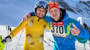 v.l.: Jan Fitze misst sich in einem Duell mit Skilegende Marc Berthod.