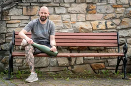 F&uuml;r Steven Leisler war die Beinamputation die richtige Entscheidung.; hr-fernsehen BEIN AB? FUER MICH DIE BESTE ENTSCHEIDUNG, Ein Film von Kristin Fr&ouml;hlich, am Montag (28.10.24) um 21:00 Uhr. F&uuml;r Steven Leisler war die Beinamputation die richtige Entscheidung. &copy; HR/Patrick Hummel, honorarfrei - Verwendung gem&auml;&szlig; der AGB im engen inhaltlichen, redaktionellen Zusammenhang mit genannter HR-Sendung bei Nennung "Bild: HR/Patrick Hummel" (S2). HR/Pressestelle, Tel: 069/155-4954