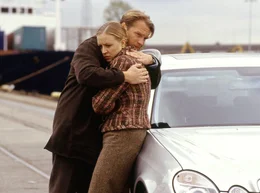 10.04) um 10:30 Uhr im Ersten. Nach bestandenem Abenteuer k&ouml;nnen sich Felice (Nina Proll) und Kurt (Pierre Besson) endlich in die Arme fallen.