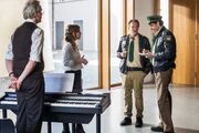 Hubert und Staller ermitteln im Fall des toten Organisten. Von links: Kantor Rainer Bentzer, Sophie Schneider, Hubert und Staller.