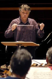 Symphonieorchester und Chor des Bayerischen Rundfunks unter der Leitung von Jansons bei Vorbereitungen zur Japan-Tournee.