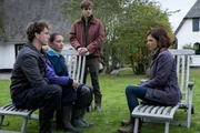 Lasse Möller (Justus Johanssen), Maria Inonesco (Irina Potapenko) und Rico Möller (Nick Julius Schuck) werden von Ina Behrendsen (Julia Brendler) befragt. Lasse Möller (Justus Johanssen), Maria Inonesco (Irina Potapenko) und Rico Möller (Nick Julius Schuck) werden von Ina Behrendsen (Julia Brendler) befragt.