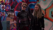 Henry Hart (Jace Norman), Veronica (Madison Iseman).