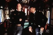 Nur die Superagenten Artemus Gordon (Kevin Kline, l.) und James West (Will Smith) k&ouml;nnen dem b&ouml;sen Schurken das Handwerk legen.