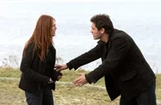 Telly (Julianne Moore) und Ash Correll (Dominic West) brauchen Antworten. Jeder um sie herum leugnet, dass sie jemals Kinder hatten.