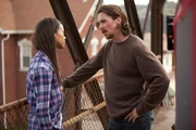 Lena Taylor (Zoe Saldana) und Russell Baze (Christian Bale)