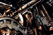 Eine mechanische Riesenspinne aus Stahl soll die USA zerschlagen. Gelingt es James West (Will Smith) das todbringende Monster aufzuhalten?