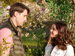 Stella (Georgia May Foote),hat ihr Leben schon vorgeplant. Sie will das famili&auml;re Restaurant &uuml;bernehmen und ihren langj&auml;hrigen Freund heiraten. Als dieser Lebenstraum pl&ouml;tzlich in sich zusammenf&auml;llt, nimmt sie einen Job als K&ouml;chin in einem Londoner Restaurant an. In der Gro&szlig;stadt muss sie sich an ein neues Leben gew&ouml;hnen und im Restaurant tut sich ein Kritiker auf, der st&auml;ndig etwas zu bem&auml;ngeln hat. Stella bleibt dennoch optimistisch.  +++ Die Verwendung des sendungsbezogenen Materials ist nur mit dem Hinweis und Verlinkung auf RTL+ gestattet. +++