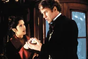 Der versponnene Verkleidungsk&uuml;nstler Artemus Gordon (Kevin Kline) stellt sich der sch&ouml;nen Rita Escobar (Selma Hayek) vor.