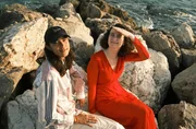 Niza Lou Waldburger (re.) und Pauline Cailloce haben den Kurzfilm "Paranuss" produziert.