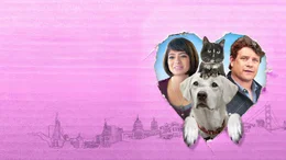 "Liebe auf 4 Pfoten": Die vom Liebespech verfolgte Emma (Kate Micucci, l.) sieht sich unverhofft mit gleich drei neuen Verehrern konfrontiert: Carl (Sean Astin, r.), sowie ihren Haustieren Summit und Ajax, die sich auf magische Weise in Menschen verwandeln.
