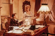 Annie Rosar (Therese), Marianne Hold (Helga).