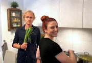 Tahnee kocht f&uuml;r ihren &Uuml;bernachtungsgast Pierre M. Krause