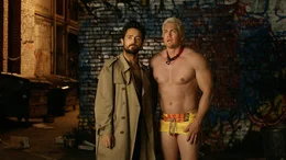 Der Kater Ajax und der Hund Summit verwandeln sich in einer Vollmondnacht in die M&auml;nner Diego (Justin Chatwin, l.) und Sam (Steve Howey, r.)