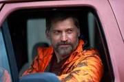 Rayburn (Nikolaj Coster-Waldau) &uuml;berwacht "seinen" Wald.
