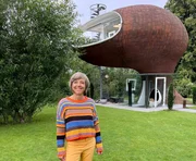 Moderatorin Annette Krause vor dem AirLoft in Göppingen. Moderatorin Annette Krause vor dem AirLoft in Göppingen.