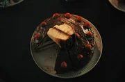 Thomas' Kuchen ist mehr als nur eine s&uuml;&szlig;e Delikatesse: Er ist die Tatwaffe.