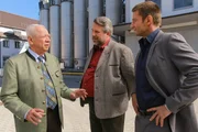 Der Chef der Firma, Josef Kreitinger (Peter Lerchbaumer, l.), ger&auml;t ins Visier der Kommissare Hansen (Igor Jeftic, r.) und Stadler (Dieter Fischer, M.).