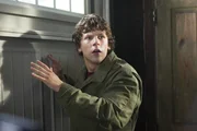 Eines Tages wird der Pizzabote Nick (Jesse Eisenberg) von einem unberechenbaren, kriminellen Duo gekidnappt, das ihn zwingt, eine Bank zu &uuml;berfallen. Weil ihm nur wenige Stunden bleiben, um das Unm&ouml;gliche m&ouml;glich zu machen, muss er seinen ehemals besten Freund um Hilfe bitten ...