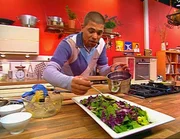 Tim Mälzer: "Kochen Sie mit Freunden und Familie und genießen Sie es, mit ihnen an einem großen Tisch zu sitzen und zu essen. Es gibt einfach nichts Schöneres!" Tim Mälzer: "Kochen Sie mit Freunden und Familie und genießen Sie es, mit ihnen an einem großen Tisch zu sitzen und zu essen. Es gibt einfach nichts Schöneres!"