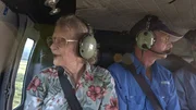 Das Ehepaar Syd Jones und Kathryn "KT" Budde-Jones kehrt nach Niʻihau zur&uuml;ck, mehr als 15 Jahre nachdem sie die &Uuml;berreste eines japanischen Flugzeugs aus Pearl Harbor auf dieser privaten Hawaii-Insel wiederentdeckt haben.