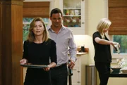 Als Penny zur Dinnerparty mit Callie auftaucht, versucht Meredith (Ellen Pompeo, l.), sich zusammenzurei&szlig;en, doch Alex (Justin Chambers, M.) bemerkt bald, dass mit seiner Freundin etwas nicht stimmt ...