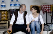 Vedat Erincin (H&uuml;seyin, alt), Aylin Tezel (Canan).