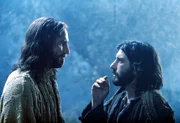 Jesus (James Caviezel, li.), Judas (Luca Lionello).