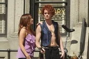 Als Barney (Neil Patrick Harris, r.) erfährt, wovon Marshalls Glück abhängt, präsentiert er ihm und Lily (Alyson Hannigan, l.) einen weiteren Doppelgänger ... Als Barney (Neil Patrick Harris, r.) erfährt, wovon Marshalls Glück abhängt, präsentiert er ihm und Lily (Alyson Hannigan, l.) einen weiteren Doppelgänger ...
