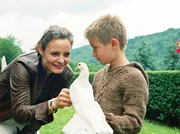 Premiere: "Wink des Himmels". Im Bild: Elisabeth Lanz (Paula), Ludwig Zimmeck (Moritz).