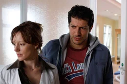 Lavinia Wilson (Eva Meinert), Fahri Og&uuml;n Yardim (Finn).