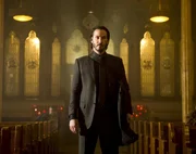 Eine kompromisslose Killermaschine auf Rachefeldzug, die sich auch nicht scheut, ihre Gegner in einer Kirche auszumerzen: John Wick (Keanu Reeves) ...