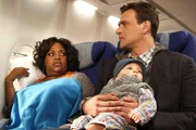 Kurz vor ihrer Hochzeit machen Barney und Robin eine erschreckende Entdeckung, w&auml;hrend Marshall (Jason Segel, r.) sich im Flieger mit Daphne (Sherri Shepherd, l.), seiner Sitznachbarin, anlegt ...