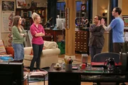 Verbringen einen ganz speziellen Abend miteinander: Penny (Kaley Cuoco, 2.v.l.), Amy (Mayim Bialik, l.), Leonard (Johnny Galecki, 2.v.r.) und Sheldon (Jim Parsons, r.) ...