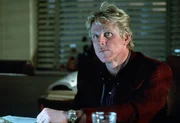 Eddie Lomax (Gary Busey) nimmt seinen Job als Privatdetektiv sehr ernst. Er gibt sein Bestes um an aufschlussreiches Beweismaterial gegen die korrupte Anwaltskanzlei zu gelangen.