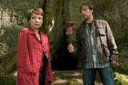 Johanna (Julia Koschitz) und Jan (Bjarne M&auml;del) f&uuml;hlen sich beobachtet.