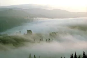 Nebel am Prisloppa&szlig;, Maramuresch.