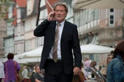 Georg (Matthias Habich) ist nicht bereit, Johanna zu helfen.