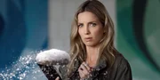 Rebecca Crosby (Annabelle Wallis)