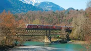 Glacierexpress bei Reichenau - am Zusammenfluss von Vorder- und Hinterrhein.
