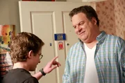 Adam Goldberg (Sean Giambrone, l.); Murray Goldberg (Jeff Garlin, r.)