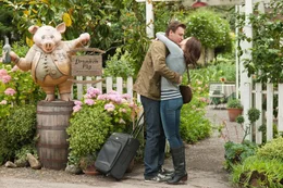 Tom (Jason Segel),  Violet (Emily Blunt)