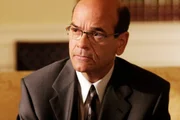 Mit Hilfe von Agent Woolsey (Robert Picardo) will der Vize-Pr&auml;sident die komplette Kontrolle &uuml;ber das geheime Stargate-Projekt erlangen.