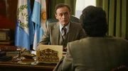 Maximas Vater (Daniel Freire) ist in der Regierung der argentinischen Militärjunta Staatssekretär im Landwirtschaftsministerium. Maximas Vater (Daniel Freire) ist in der Regierung der argentinischen Militärjunta Staatssekretär im Landwirtschaftsministerium.