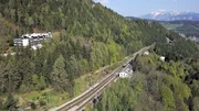 Luftaufnahme der Semmering-Einfahrt.
